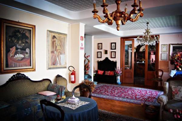 Hotel Pesi Монтекатини Терме Екстериор снимка